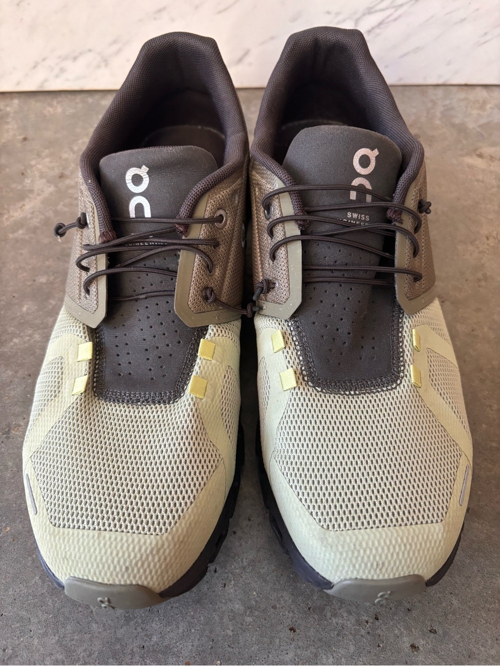 On Cloud 5 Men’s Athletic Shoes - Olive light Green and Dark Grey w/ elastic tie